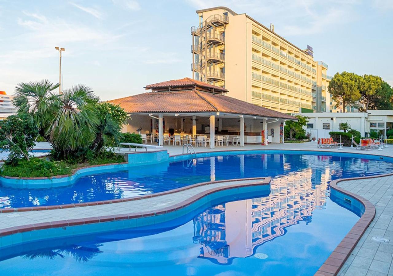Hotel Adria Мілано-Маріттіма Екстер'єр фото