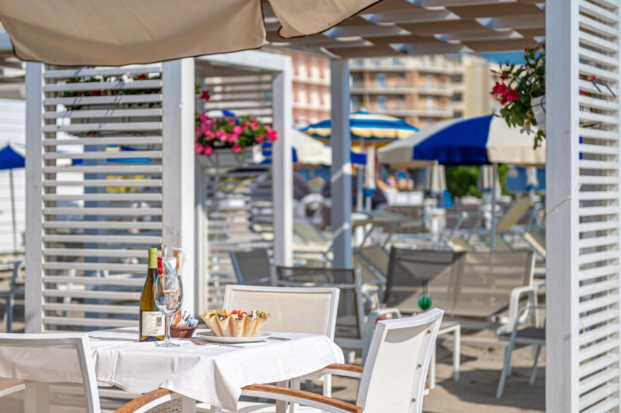 Hotel Adria Мілано-Маріттіма Екстер'єр фото