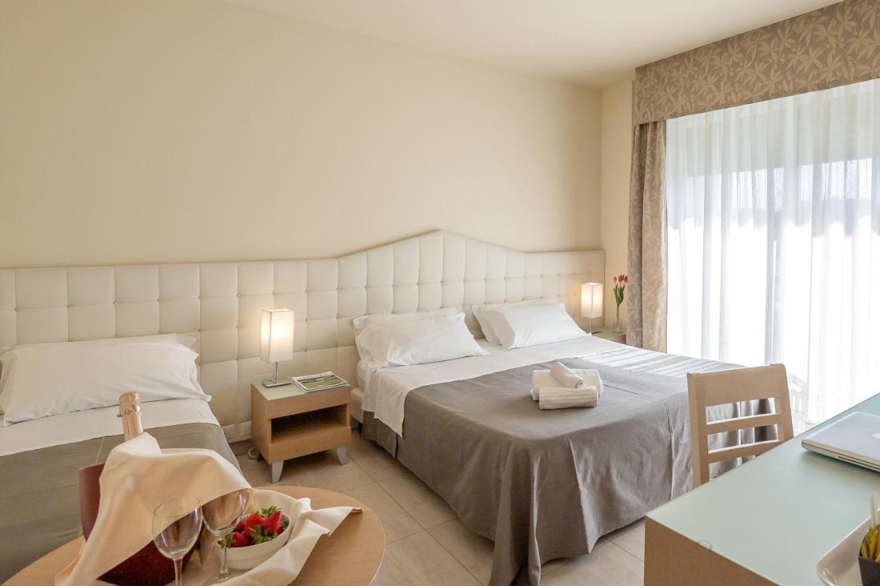 Hotel Adria Мілано-Маріттіма Екстер'єр фото