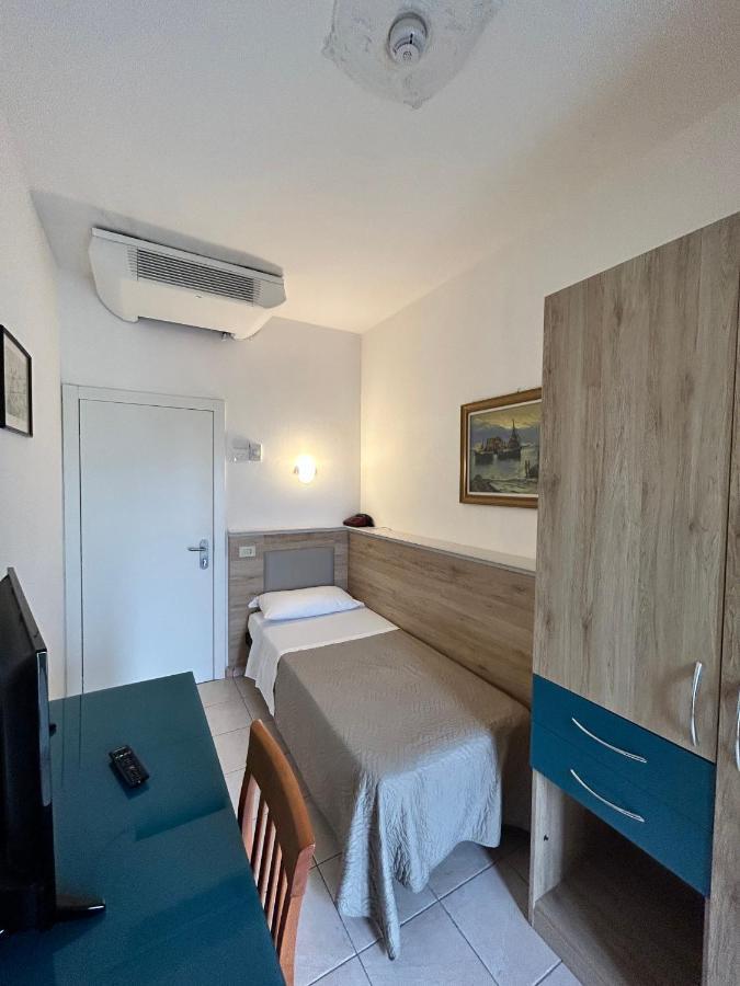 Hotel Adria Мілано-Маріттіма Екстер'єр фото
