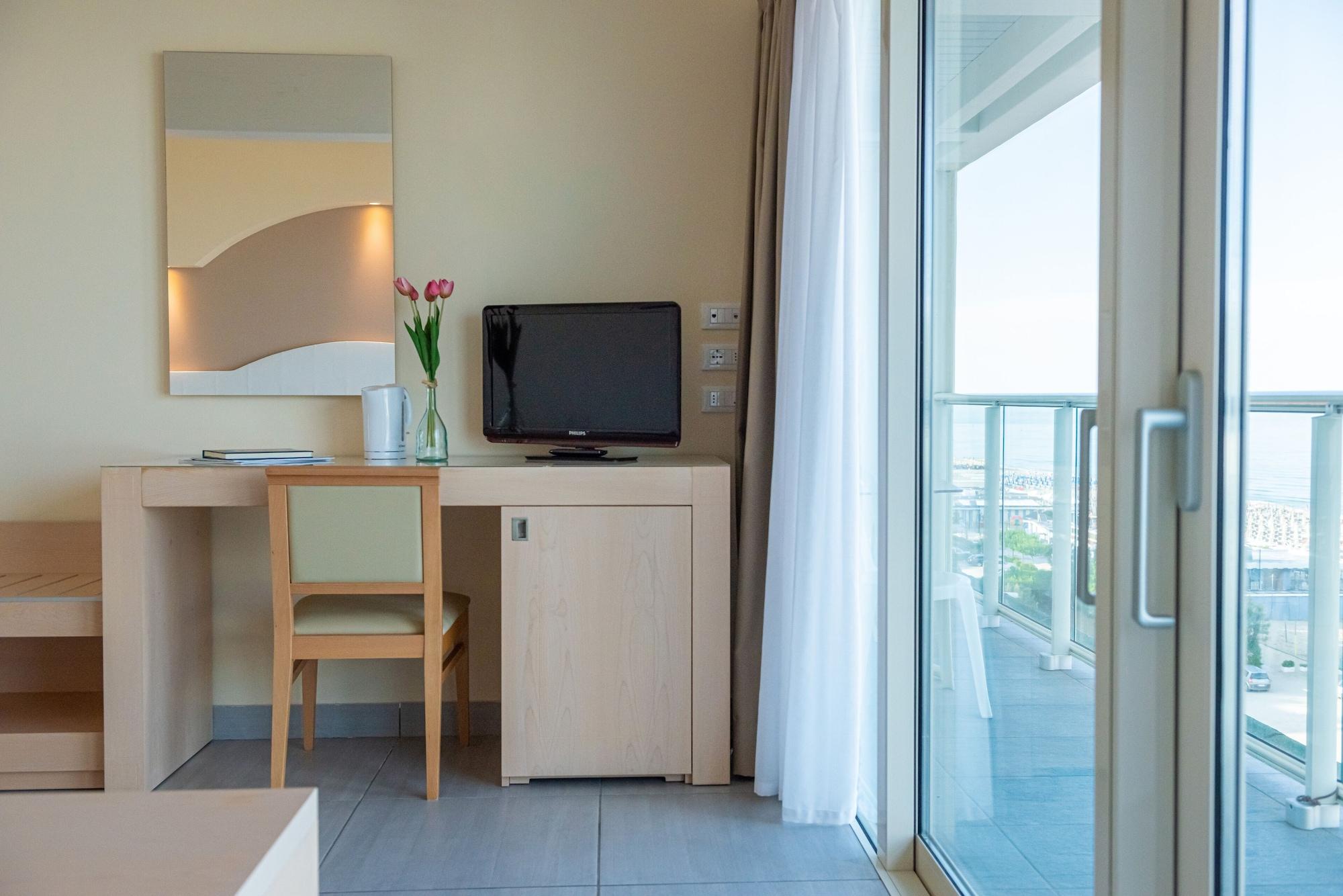 Hotel Adria Мілано-Маріттіма Екстер'єр фото