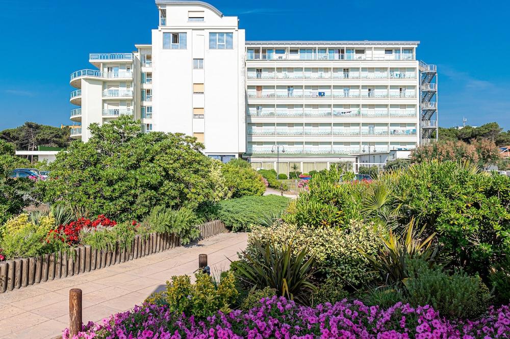 Hotel Adria Мілано-Маріттіма Екстер'єр фото