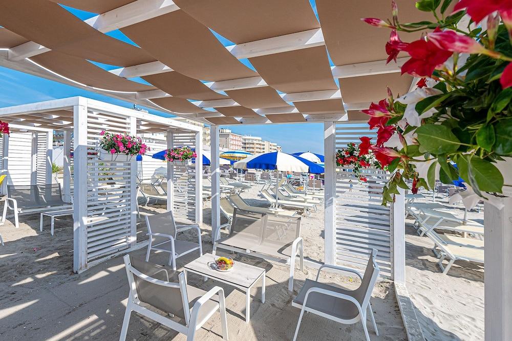 Hotel Adria Мілано-Маріттіма Екстер'єр фото