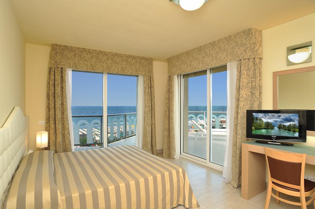 Hotel Adria Мілано-Маріттіма Номер фото